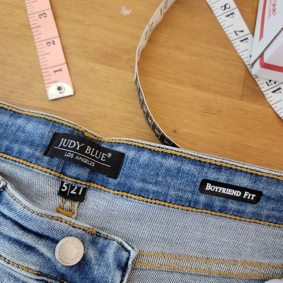 Judy Blue Light Blue Boyfriend Jeans - Picture 5 of 13
